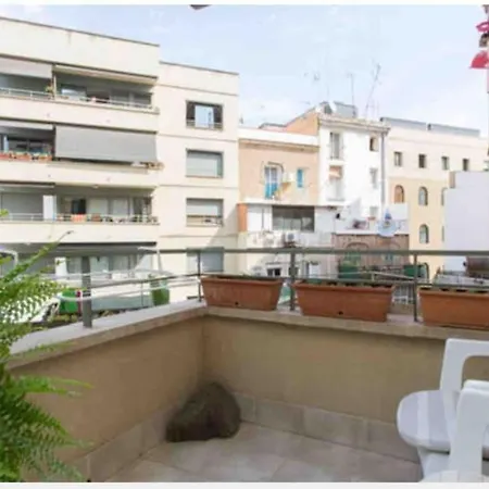 Piso En Cerca De La Playa Con Terraza. Apartament *