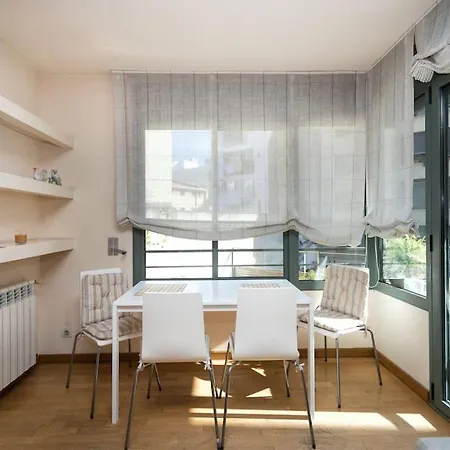 Piso En Cerca De La Playa Con Terraza. Apartament